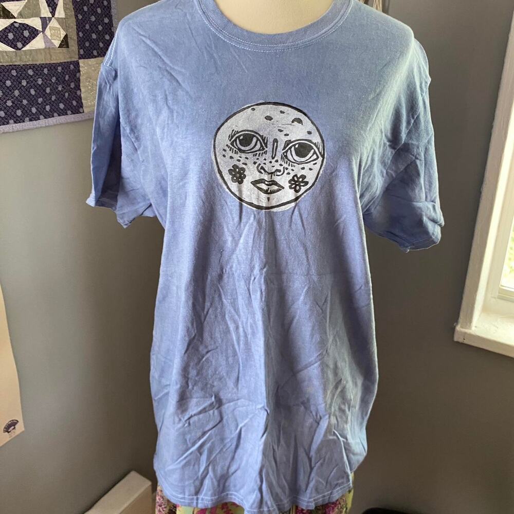 Full moon tee